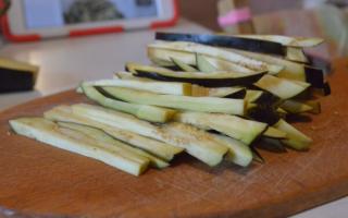 Stewed eggplants with vegetables: cooking recipes